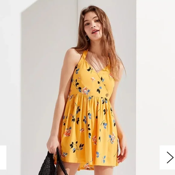 Urban Outfitters Yellow Pippa Floral Halter Mini Dress, Summer Sundress UO - Picture 11 of 12